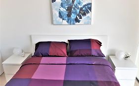 Luxury Skyline Condo In Downtown Free 24/7 Parking